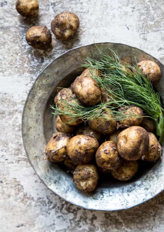 Fish & chips eli paneroitu kuha sitruunavoilla ja kotitekoiset ranskalaiset