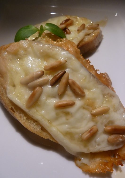 Hunajaiset taleggioleipäset