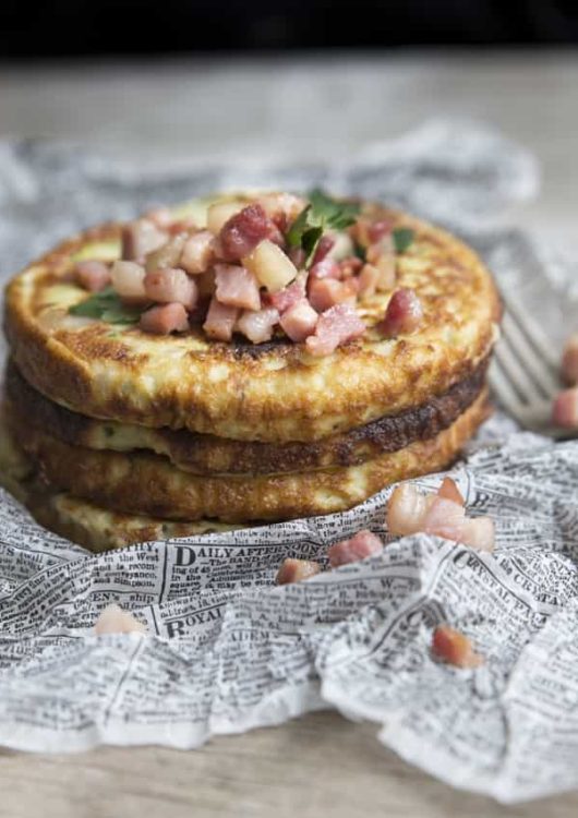 Kesäkurpitsa-pancettapannukakut