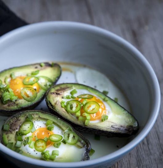 Avokado-aamiaismunat