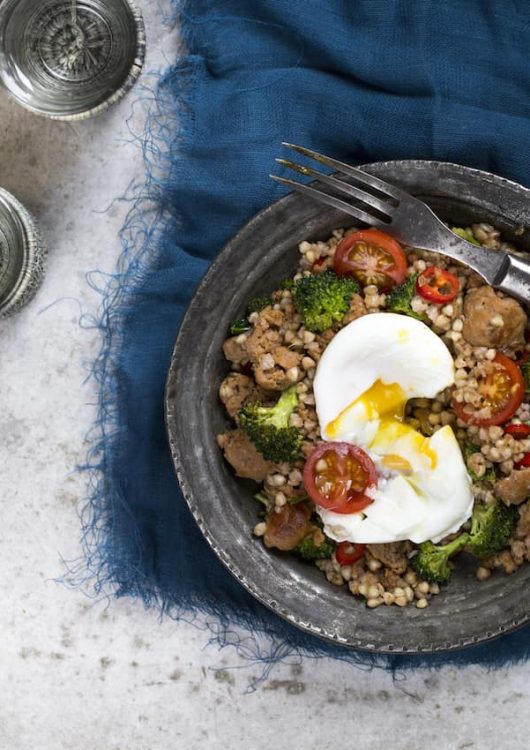 Raakamakkara-tattarikulho