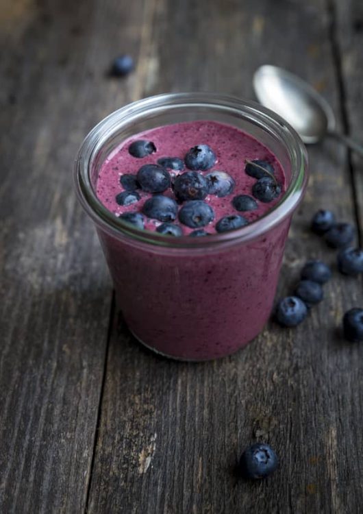 Punajuuri-mustikkasmoothie