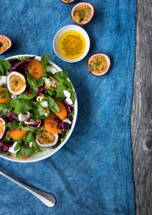 Persimon-fetasalaatti