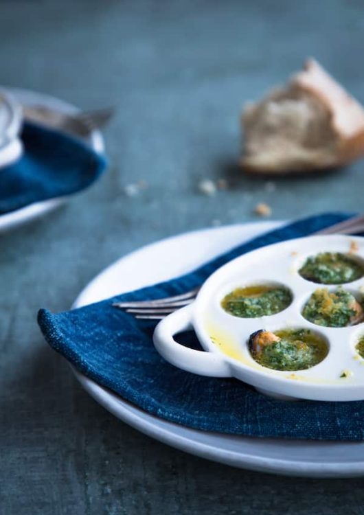 Gratinoidut sinisimpukat etanapannussa