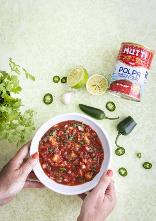 Tomaattisalsa ja uuninachokset