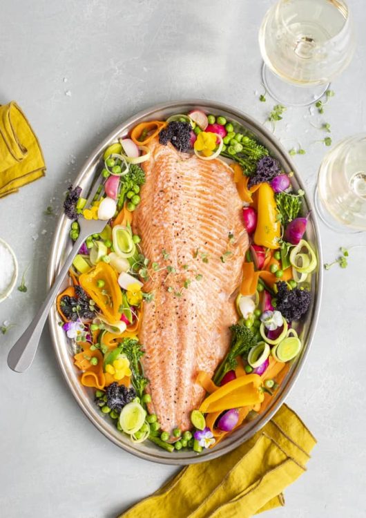 Uunilohi vihanneksilla