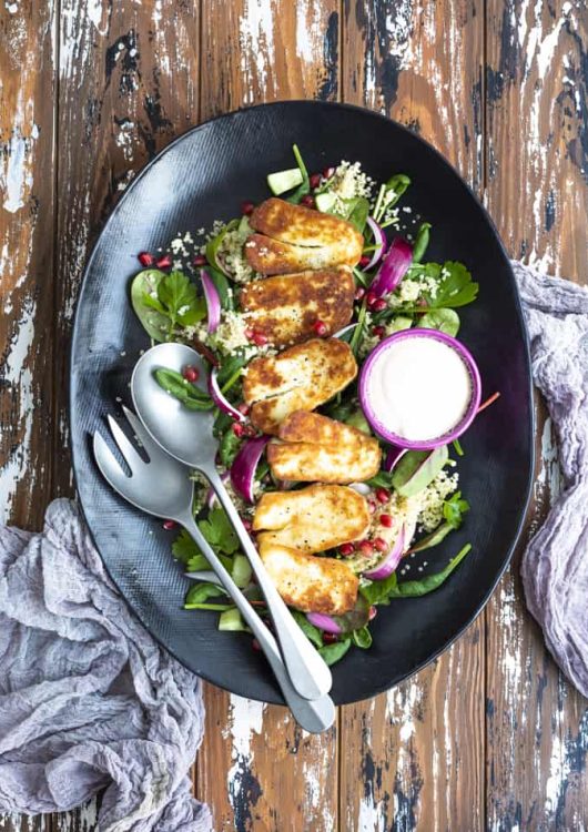 Halloumi-pinaattisalaatti