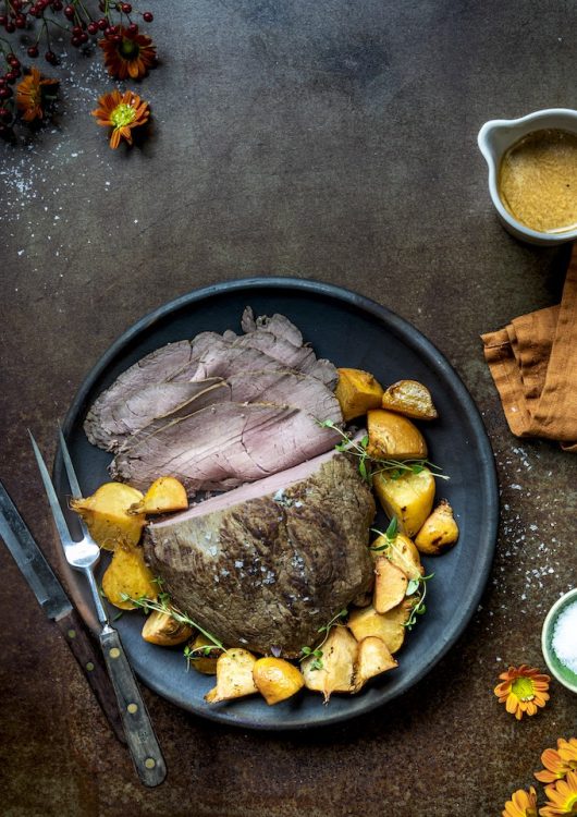 Hirvipaisti ja savustetut nauriit