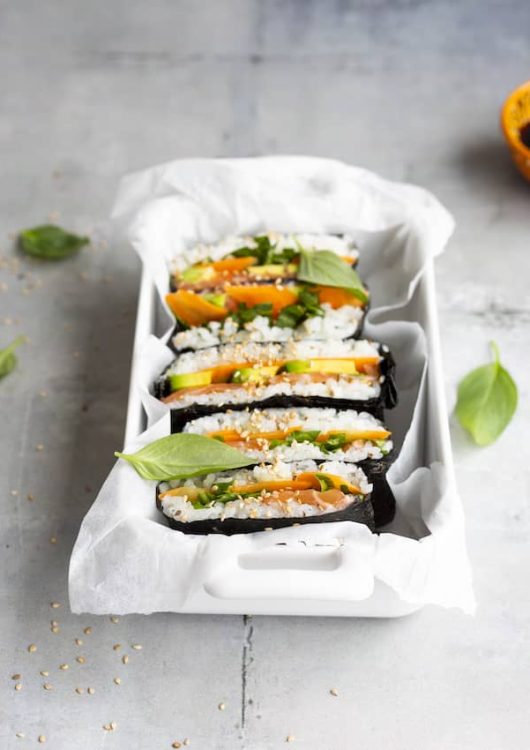 Onigirazu eli sushi sandwich