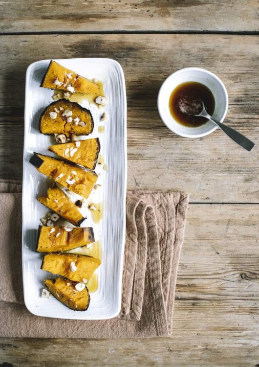 Poltettua kurpitsaa ja ruskistettua voita