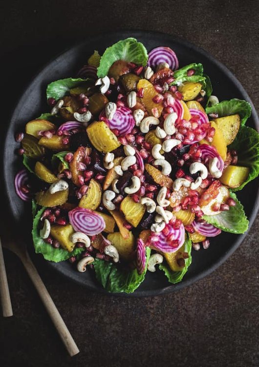 Juuresalaatti appelsiinikastikkeella