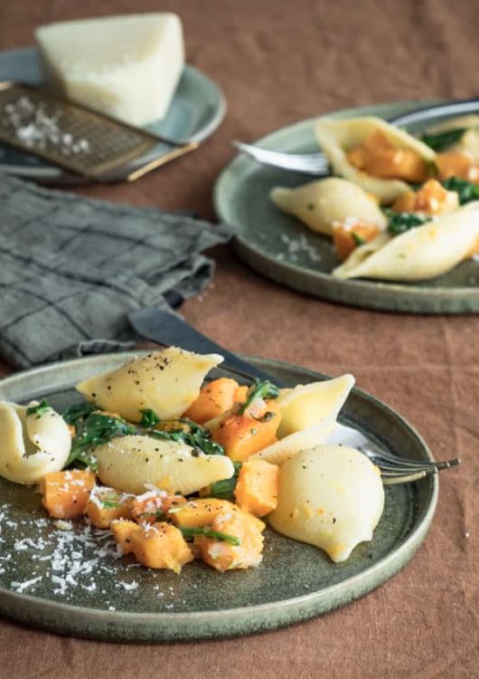 Kurpitsa-pinaattipasta