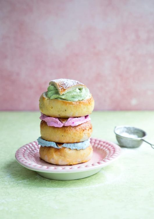 https://jm2025.lkso.dev/app/uploads/2021/02/PULLA_Pastelliset-laskiaispullat1-kopio.jpg