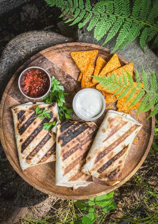 Grillatut halloumi-ananaswrapit