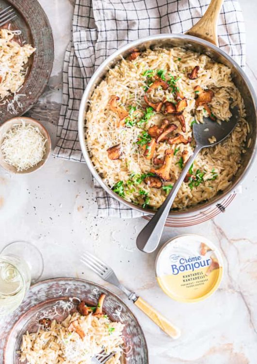 Kantarelli-tuorejuustopasta