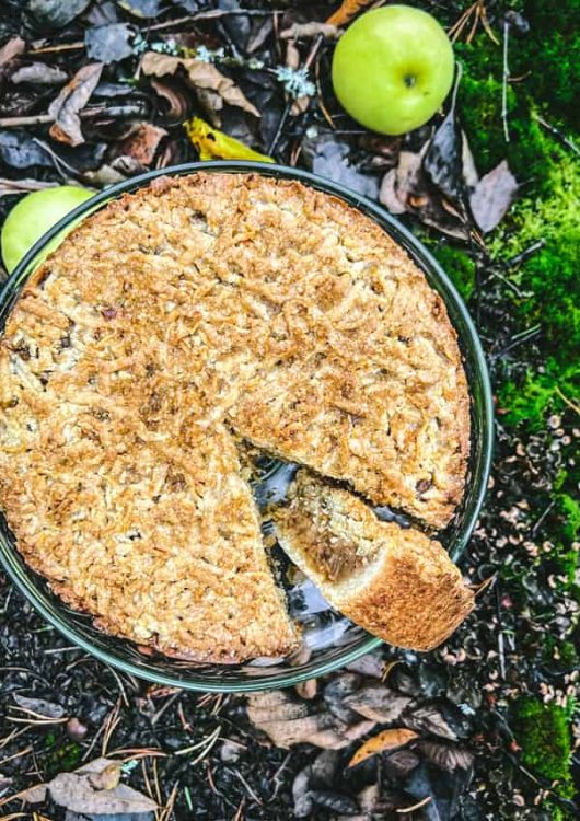 Raastettu omenapiirakka