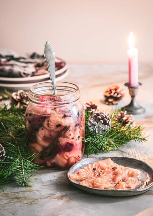 Etikkamarinoitu lohi