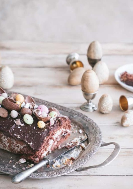 Pääsiäisen kääretorttukakku