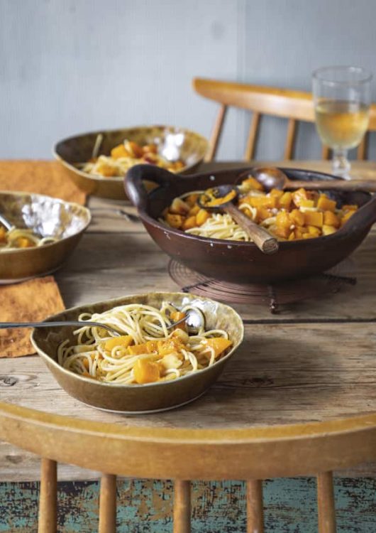 Kurpitsa-halloumipasta