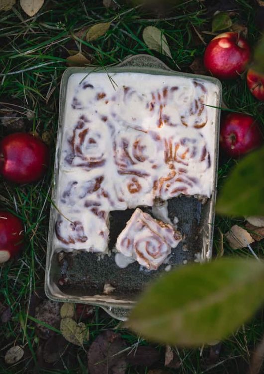 Omenainen sticky bun