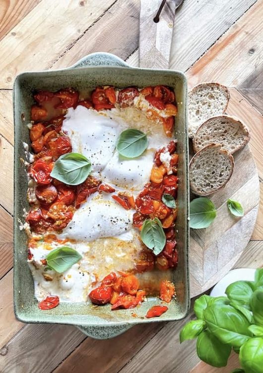 Paahdetut tomaatit ja burrataa