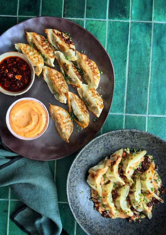 Rapeat gyozat kahdella dipillä